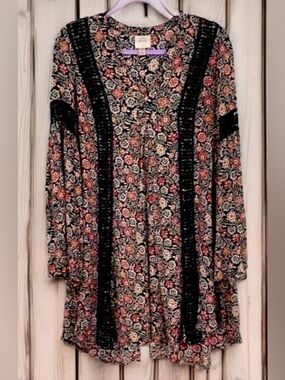 ✌🏼 Knox Rose Floral Boho Peasant Dress with black Macrame Lace Up accents✌🏼